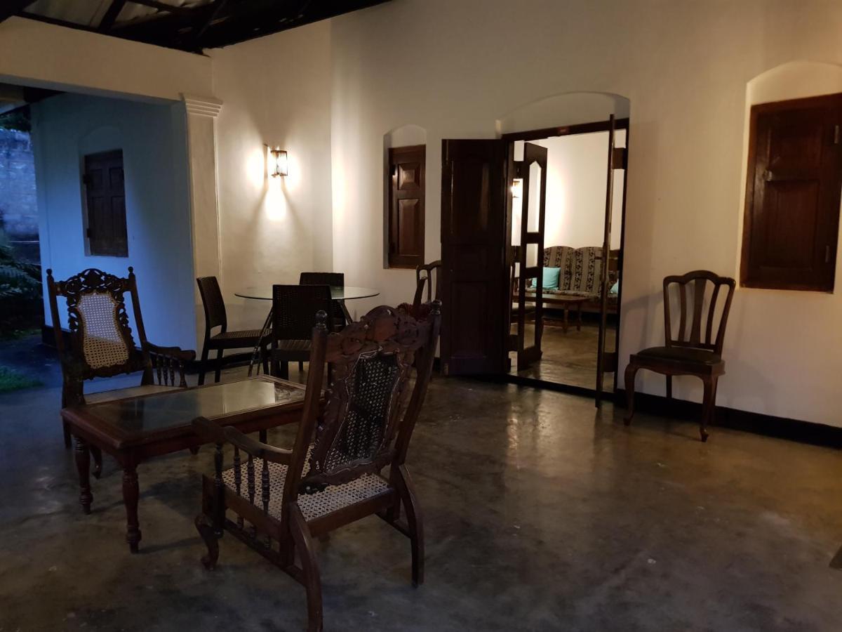 Chitra Ayurveda Hotel Bentota Buitenkant foto