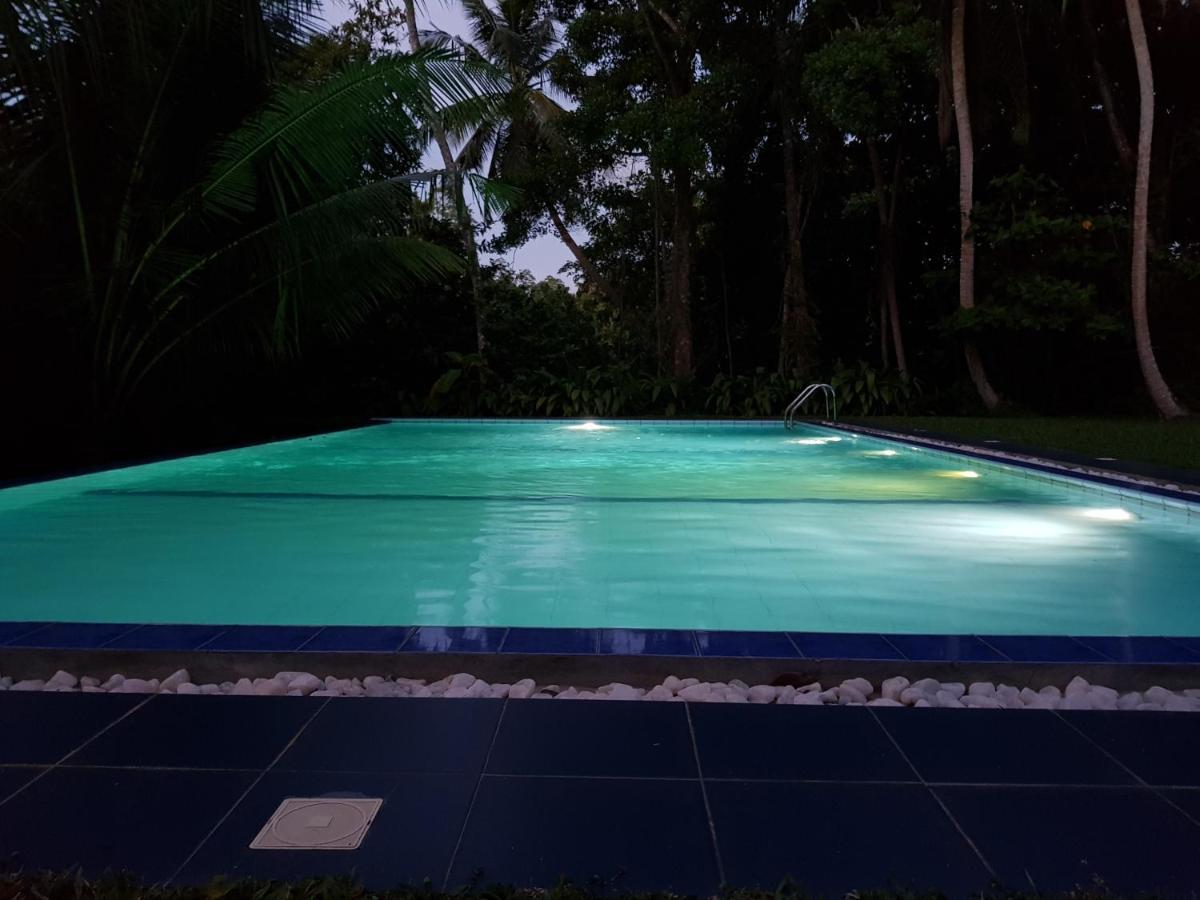 Chitra Ayurveda Hotel Bentota Buitenkant foto