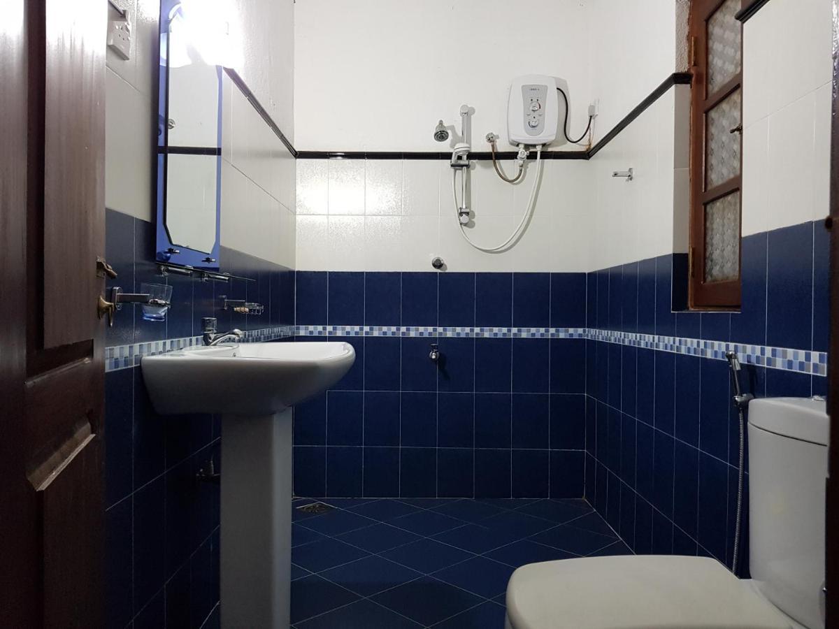 Chitra Ayurveda Hotel Bentota Buitenkant foto
