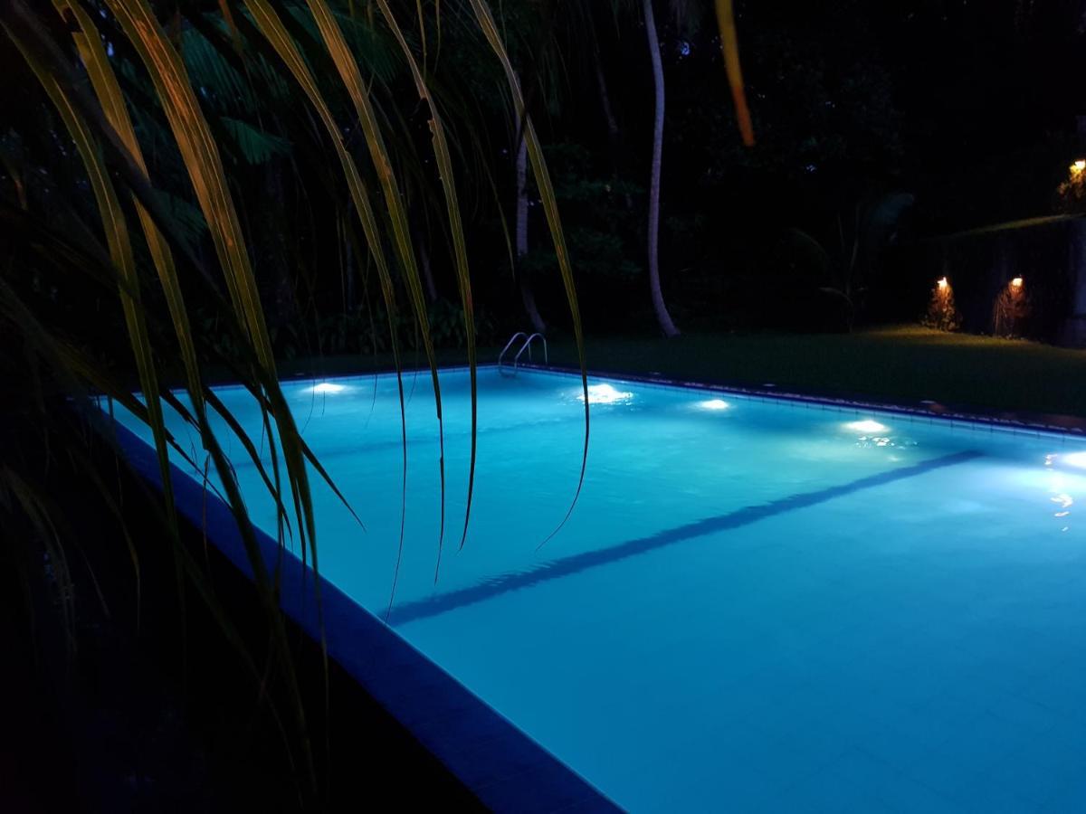 Chitra Ayurveda Hotel Bentota Buitenkant foto