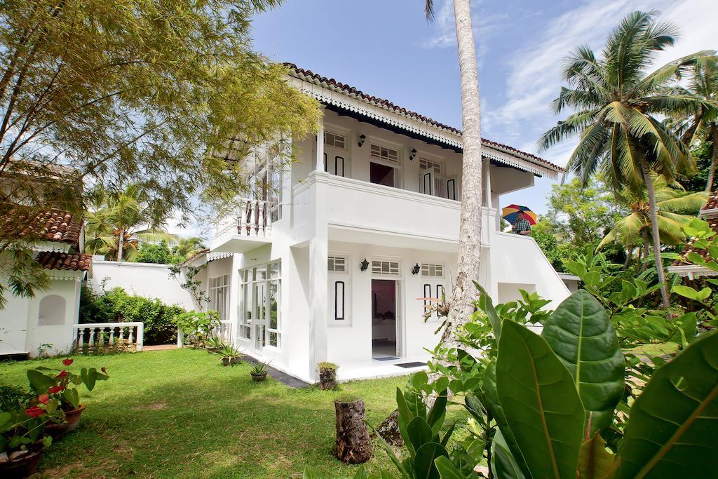 Chitra Ayurveda Hotel Bentota Buitenkant foto