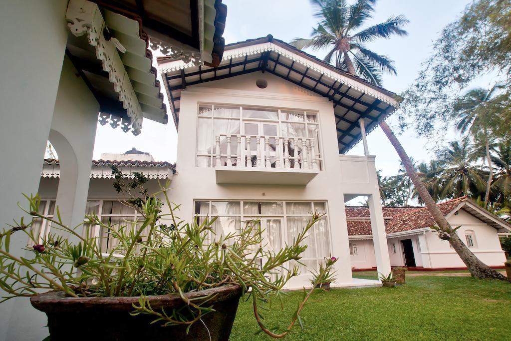 Chitra Ayurveda Hotel Bentota Buitenkant foto
