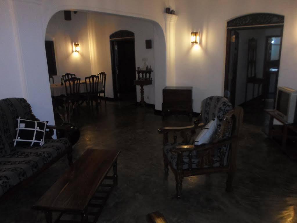 Chitra Ayurveda Hotel Bentota Buitenkant foto